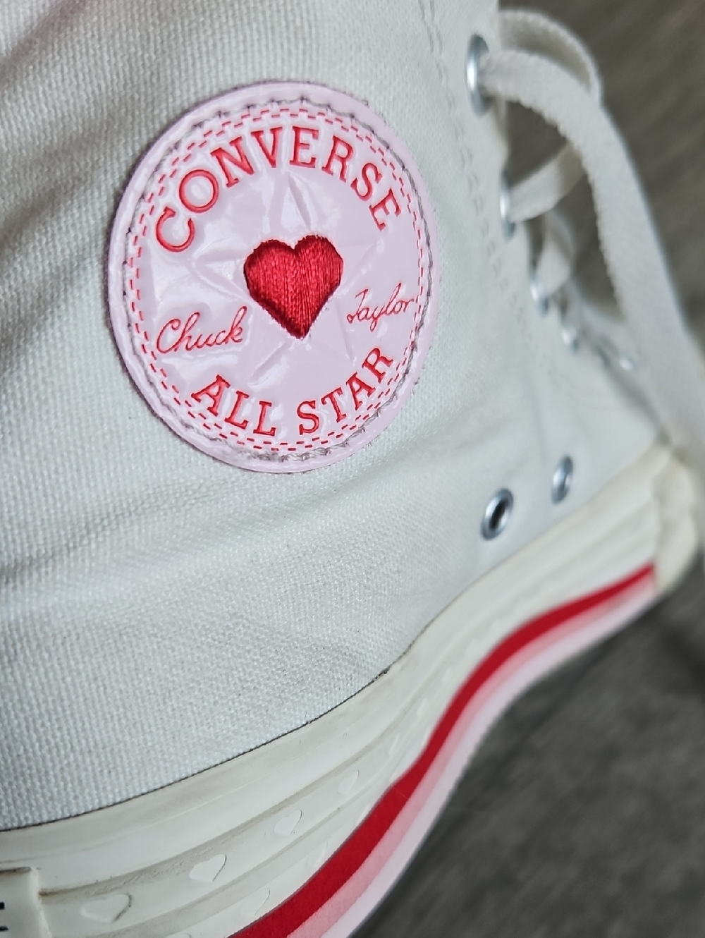 4/$20 Converse Chuck Taylor All Star Hearts Embroidered High Tops - Size 3 - Picture 6 of 10